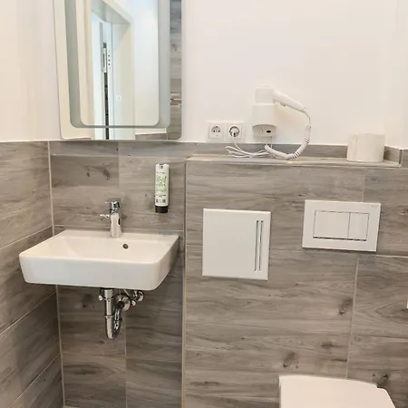 Second 3* مرسيبورغ